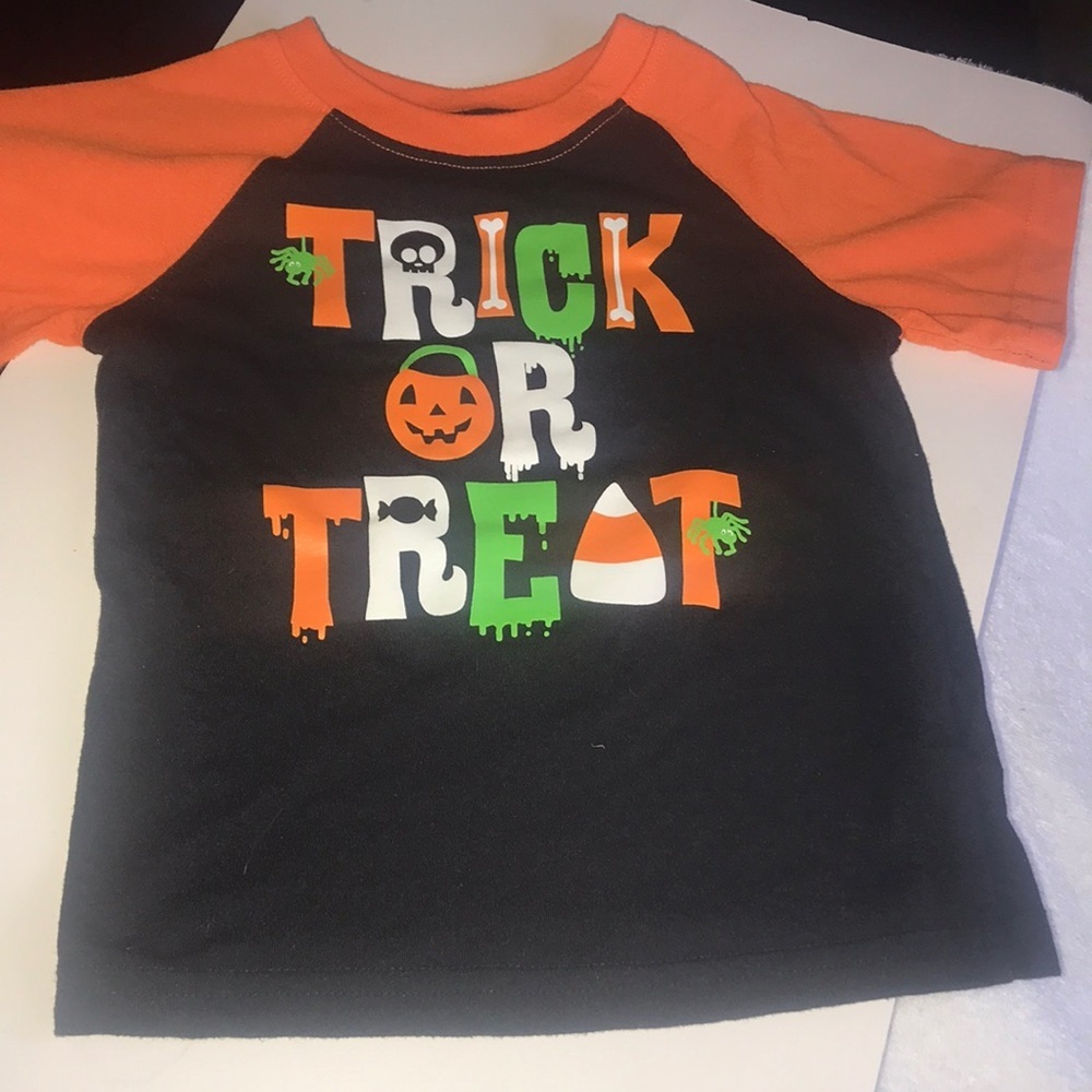 NWOT Unisex Halloween Tee